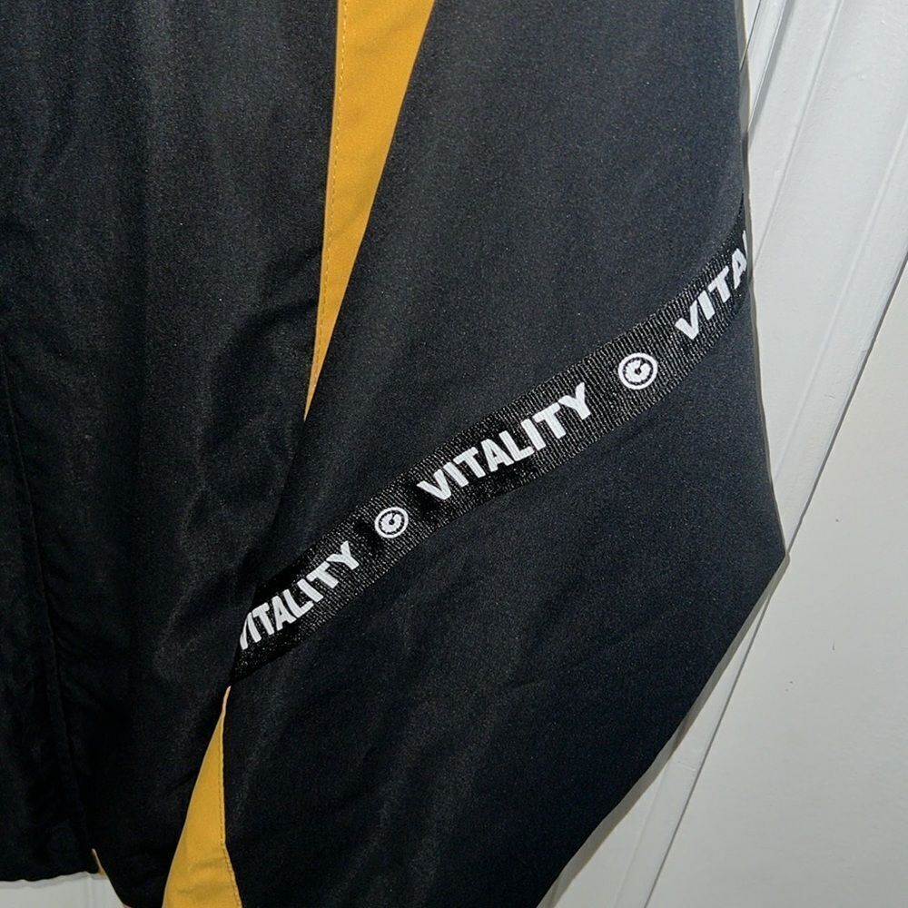 SHEIN Black and Yellow Jacket - Picture 2 of 6